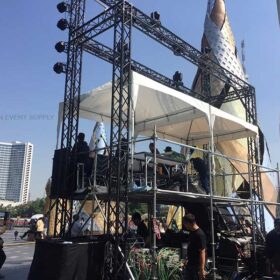 เต็นท์บนเวที